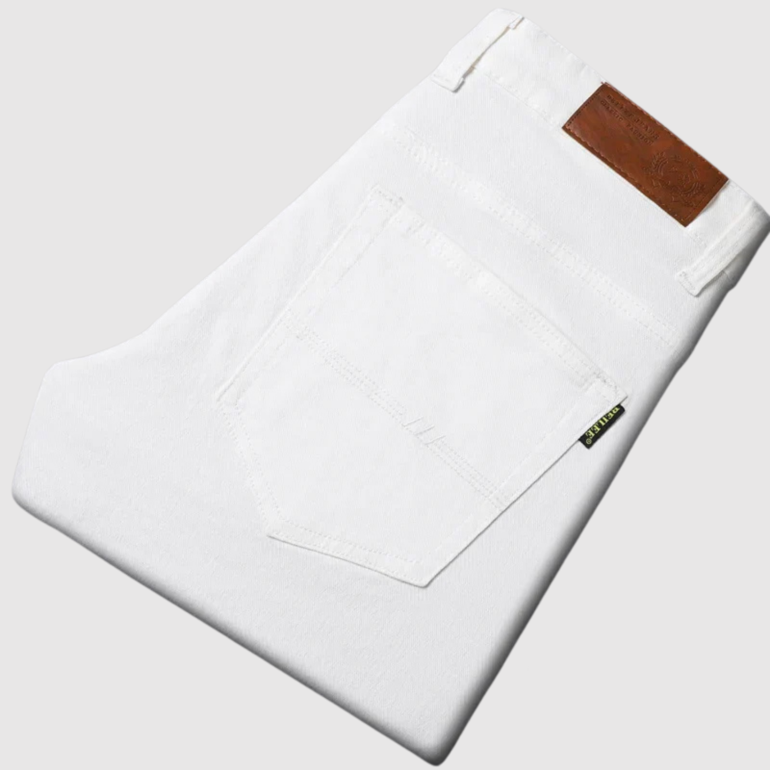 Bruno – Barevné džíny