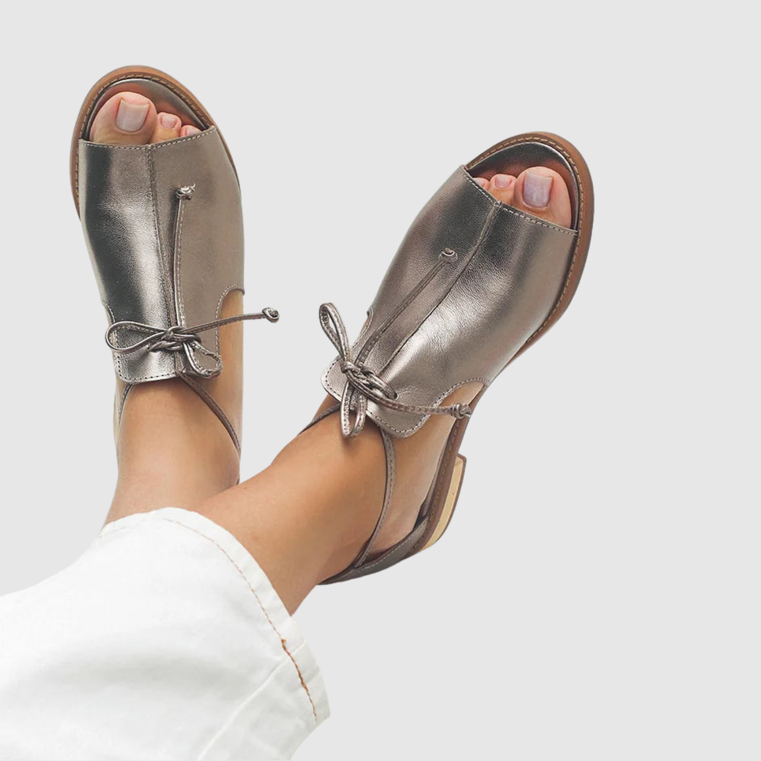 Lara – Metalické sandály s elegantním vázáním