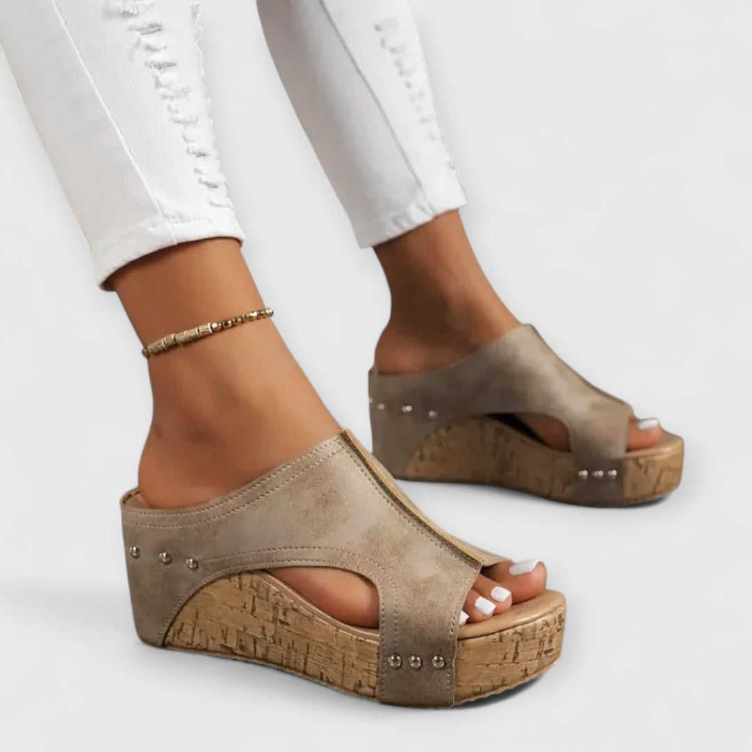 Lara – Ortopedické sandály s plnou podporou